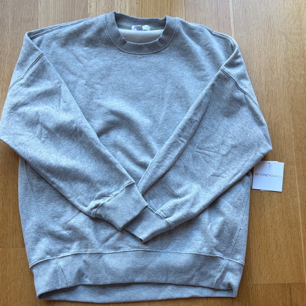 Beyond Yoga women’s  Crewneck Sweatshirt - Heather Gray NWT